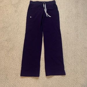 Figs standard cut, regular length, purple women’s scrubs